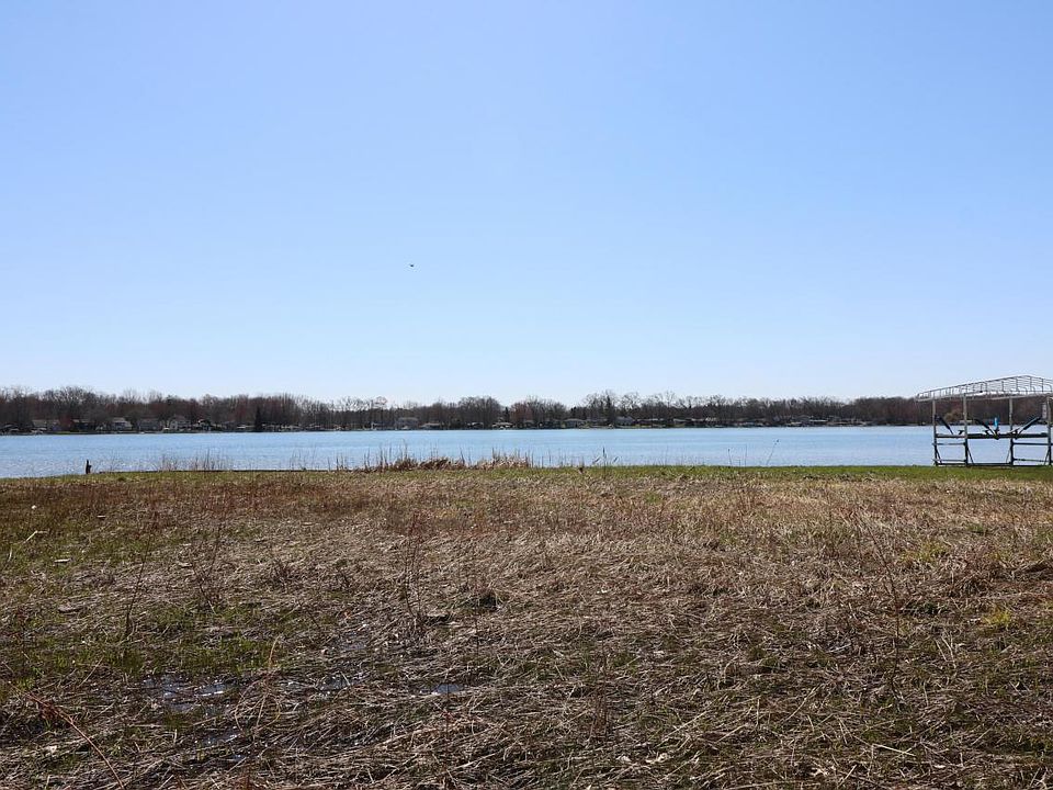 1st image of 63395 Lakeshore Dr