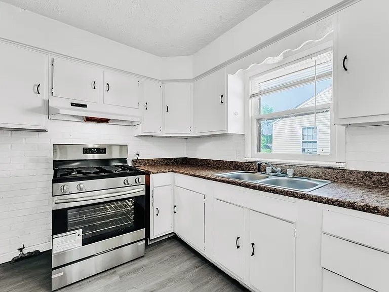 2820 W Washita St — Photo 8