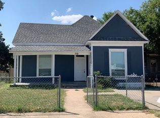 710 W Owings St, Denison, TX 75020
