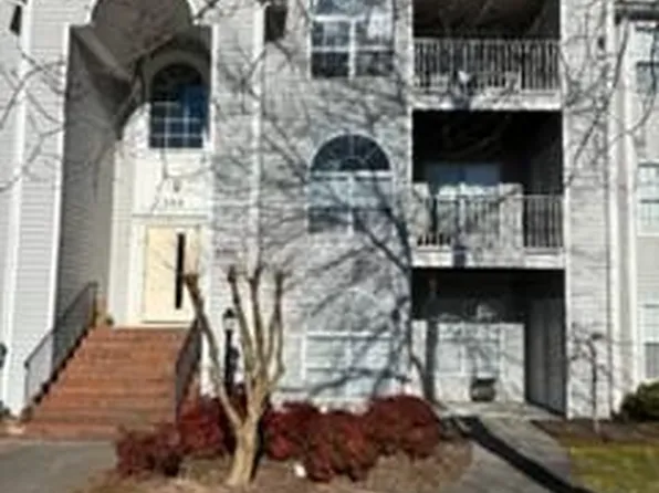 221 Quietwood Dr, Winston Salem, NC 27103