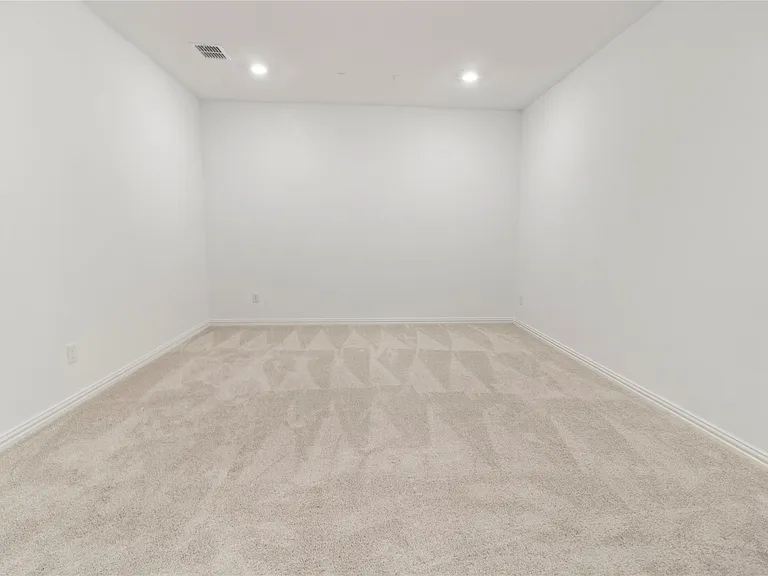 1808 Roadrunner Dr — Photo 21