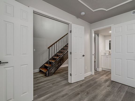 5th image of 416 S Morgan Dr