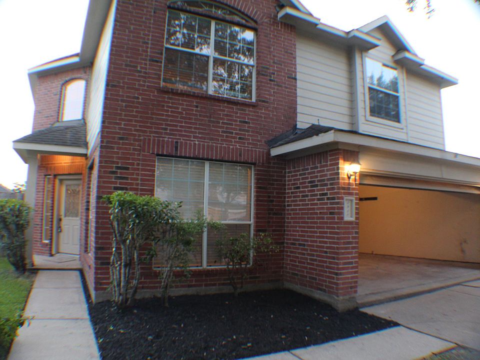 1st image of 2910 Windy Hollow Ln