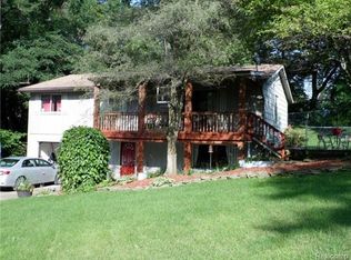 8915 Rushview Dr, Pinckney, MI 48169