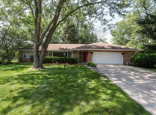 1212 Oxford Rd #0, Deerfield, IL 60015