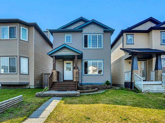 2nd image of 156 N Saddlecrest Pl NE