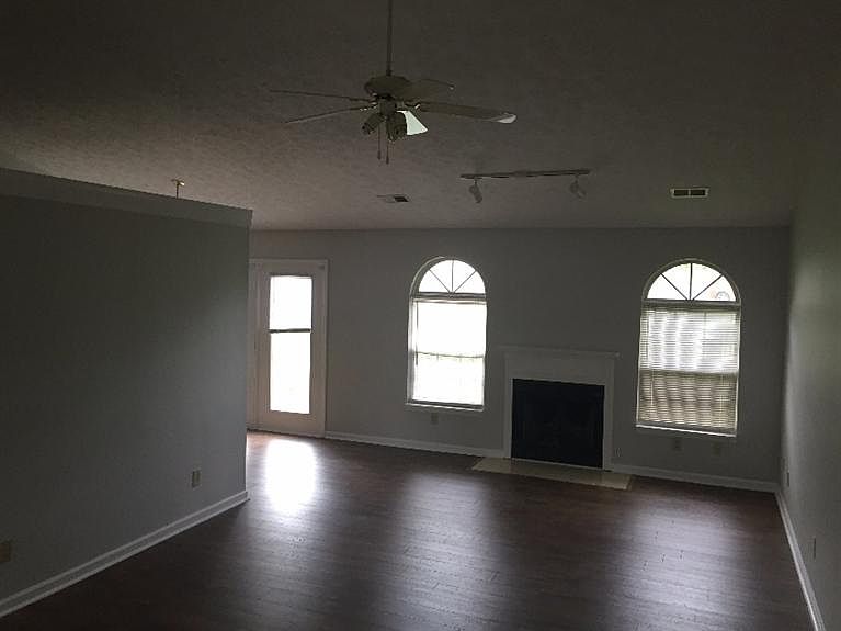 2nd image of 2105 Stedman Dr