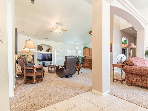 3rd image of 2748 W Sunnyview Ct