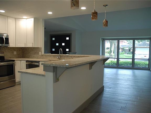 3rd image of 1666 Joeline Ct