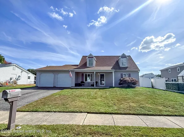 7 Cherry Bend Dr, Howell, NJ 07731