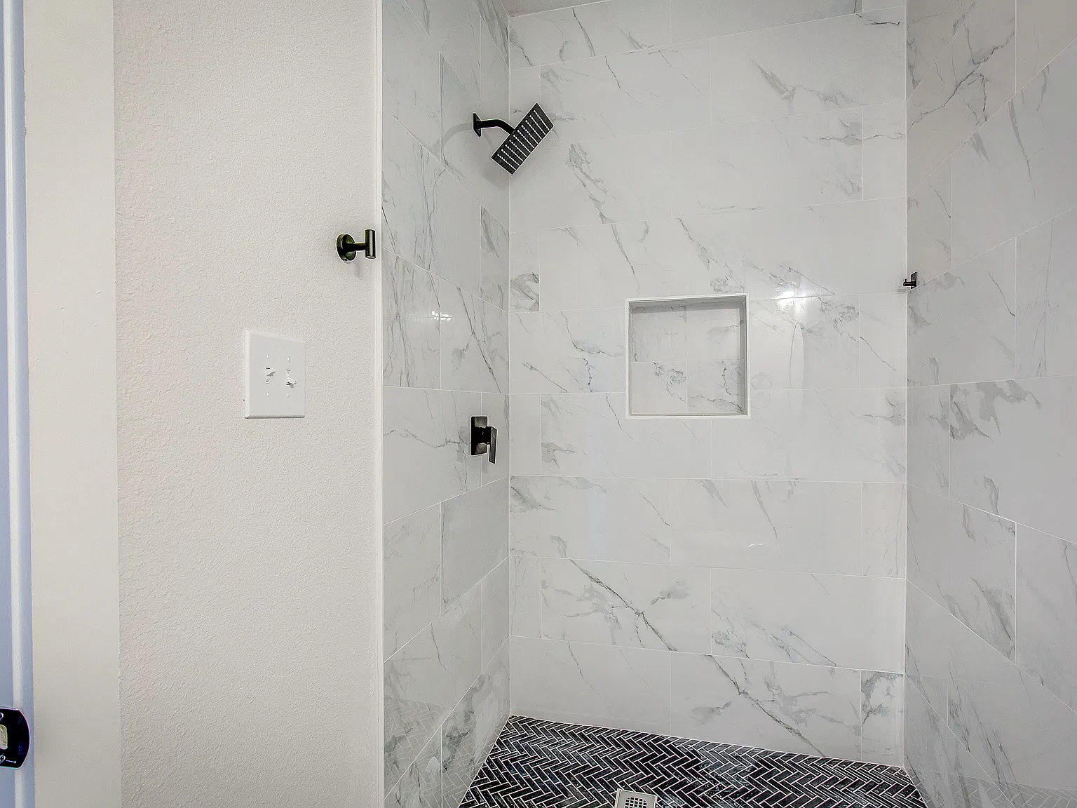 3 bed, 1730 sqft, $2,200 — Photo 4