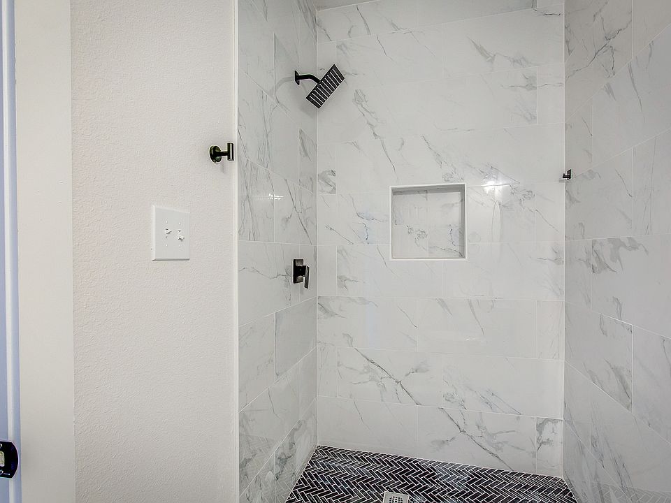 2nd image of 311 Martha St