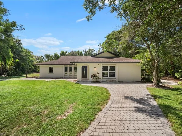 5750 Westport LN, NAPLES, FL 34116