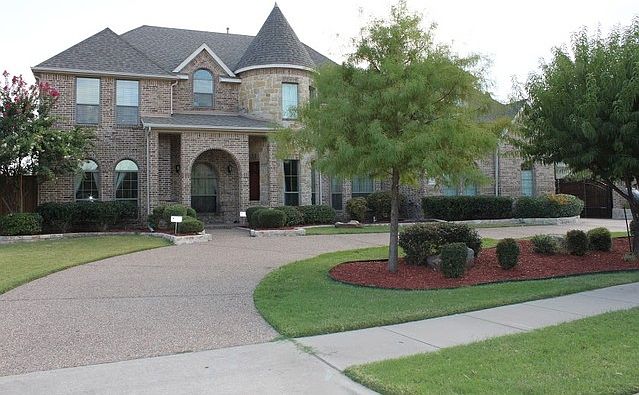 1st image of 702 Finch Ct