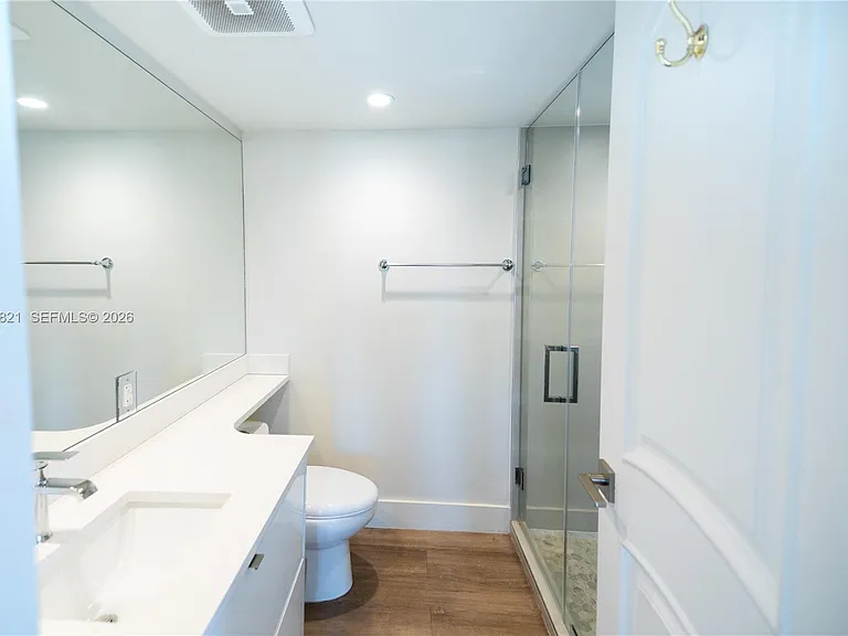 2000 Towerside Ter #1910 — Photo 12