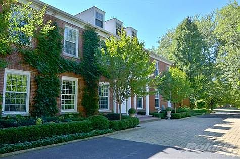 More sensational views of front of home!