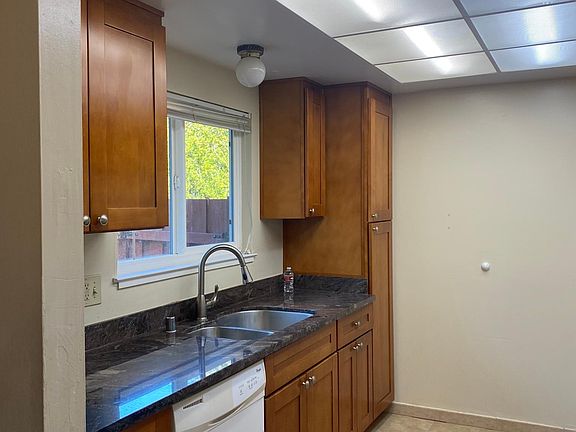 5th image of 215 Auburn Way Unit 1