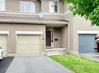 211 Jersey Tea Cir, Ottawa, ON K1V 2L4