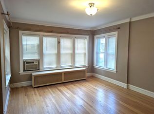3520 N Oakley Ave #1, Chicago, IL 60618
