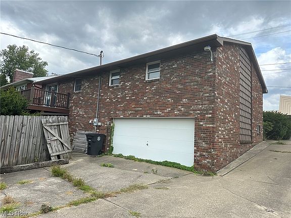 2nd image of 305 Lovers Ln