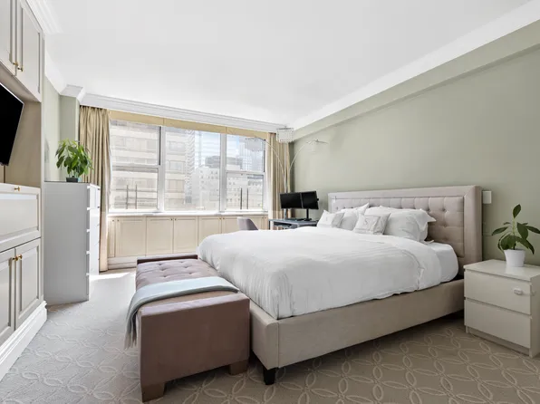 175 East 62nd Street image 6 of 11