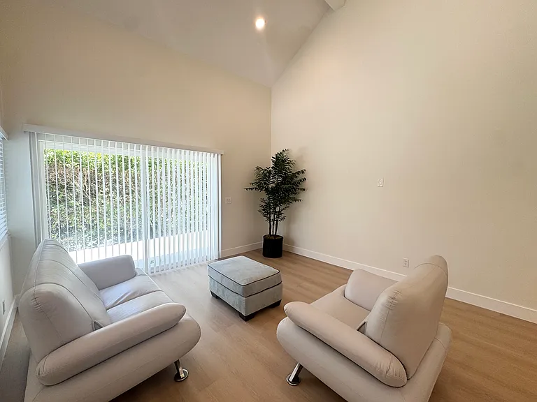 2737 Forest Park Ln — Photo 10