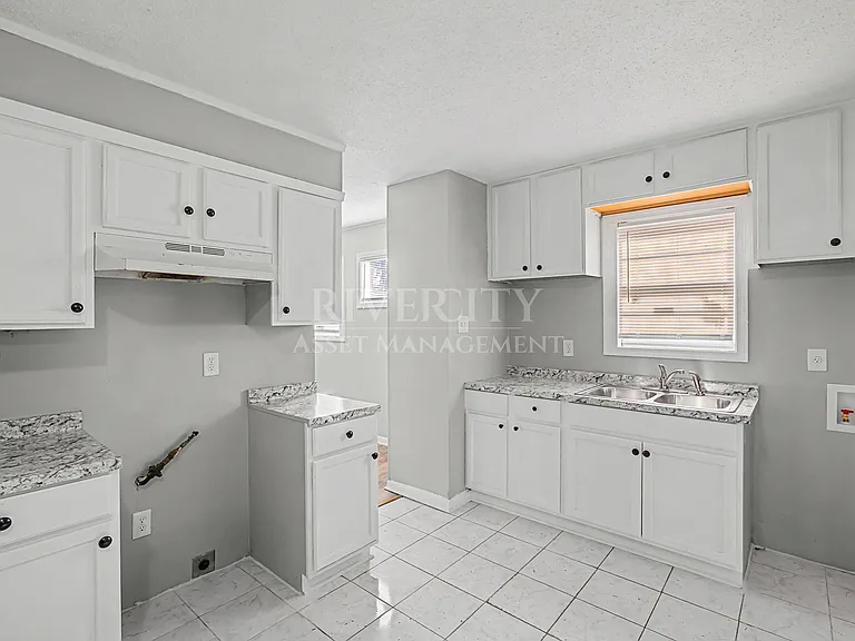 4064 Chippewa Rd — Photo 5