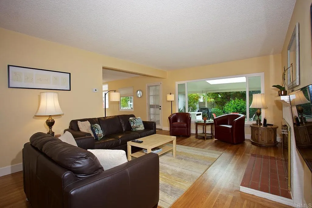 4 bed, 2140 sqft, $9,000 — Photo 3