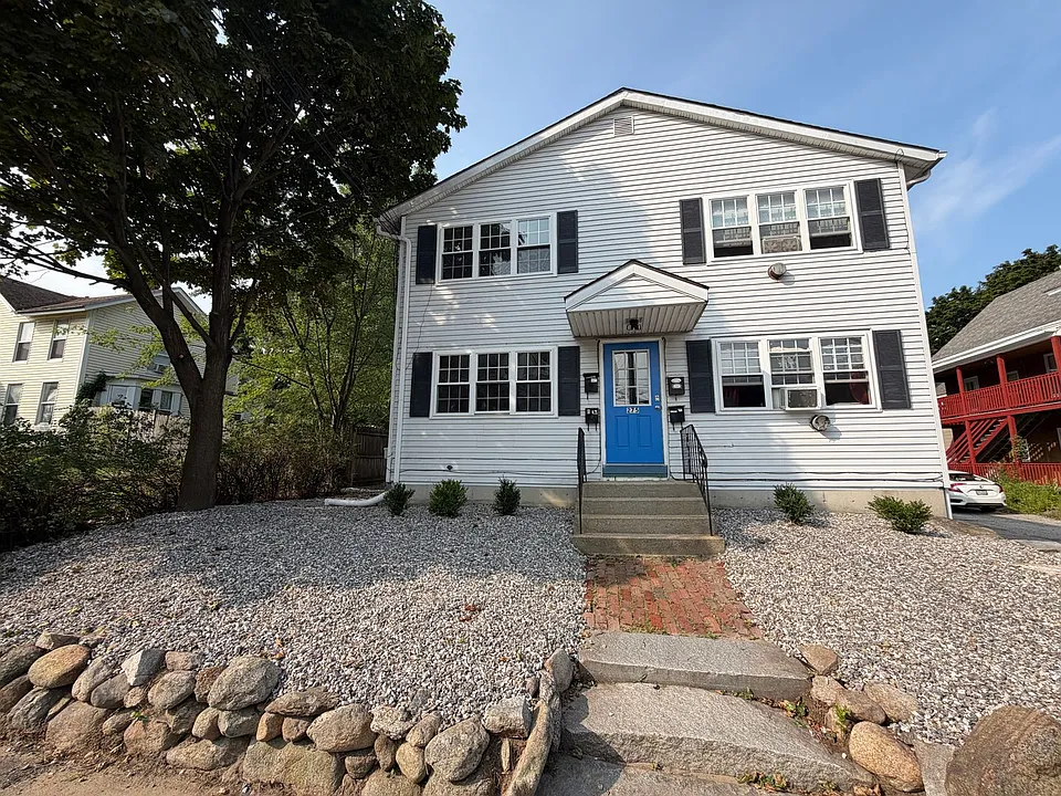 275 Massabesic St