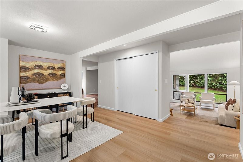 5th image of 510 239th Avenue NE