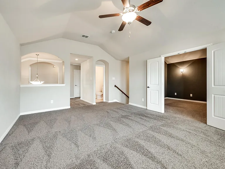 1404 Nacona Dr — Photo 10