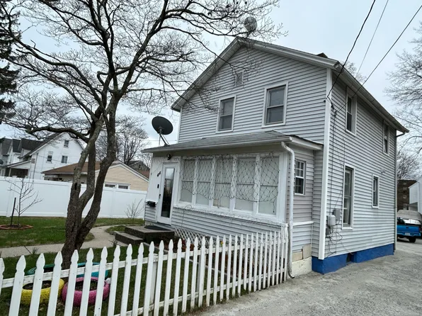 44 Rowan Street, Danbury, CT 06810