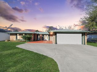 3906 Dolphin Ln, La Porte, TX 77571