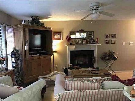 1st image of 6716 Hart Ln #B