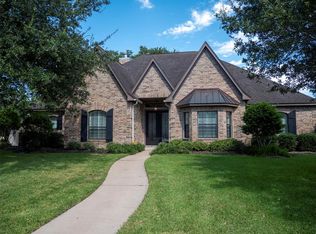 2 Carrington Ct, Bay City, TX 77414