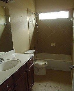 3rd image of 18439 Bluffview Dr