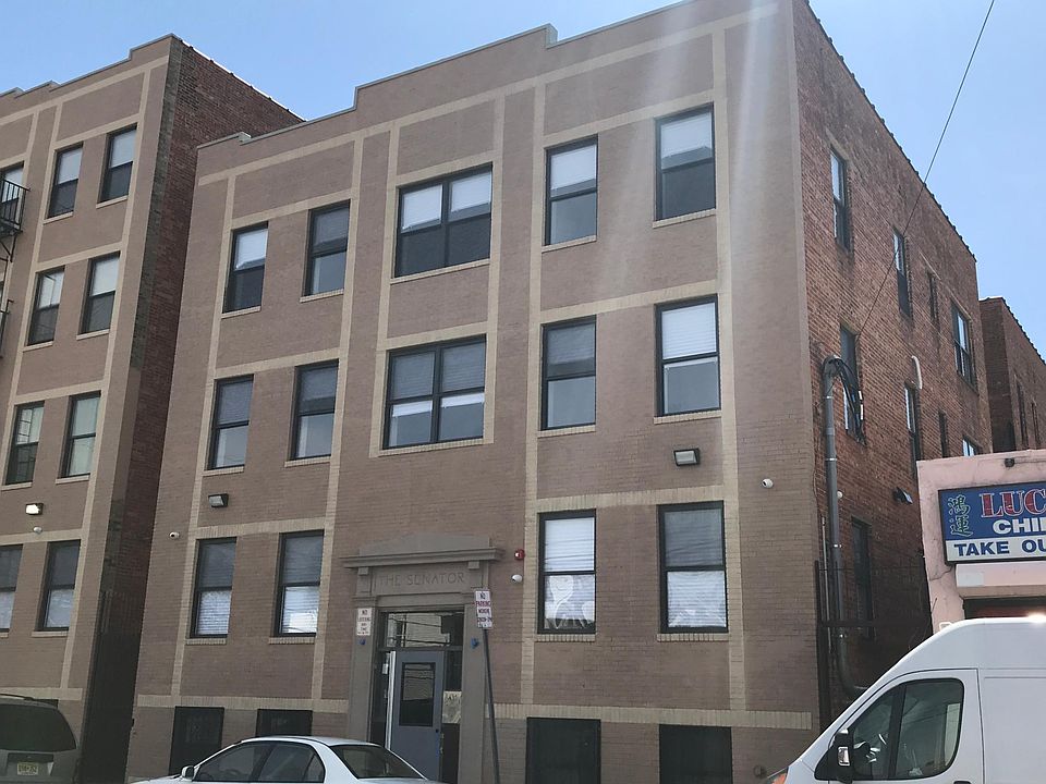 1st image of 829 18th Ave #B4