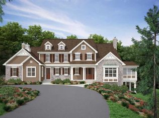 5880 Crabtree Ln, Cincinnati, OH 45243