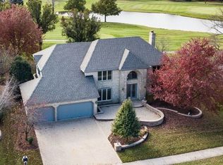 3905 White Eagle Dr W, Naperville, IL