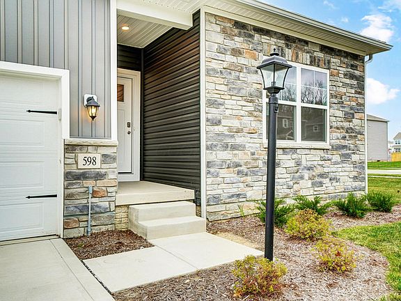 4th image of 598 Penwell Dr