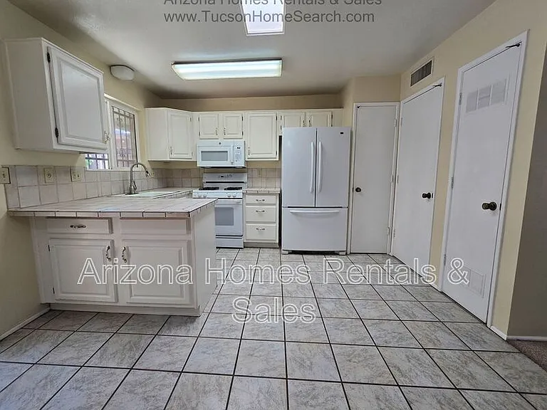 510 W Calle Lago #CALLE LAGO — Photo 5