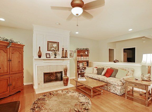 3rd image of 12380 Flowerwood Ln