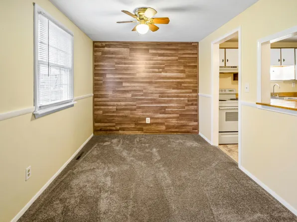 5492 Trastevere Rd, Clay, NY 13041