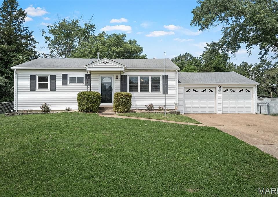 1st image of 207 Hillsdale Dr