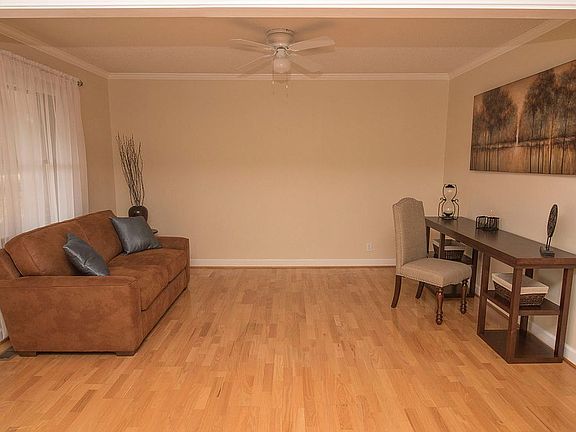 4th image of 1402 Britany Ct