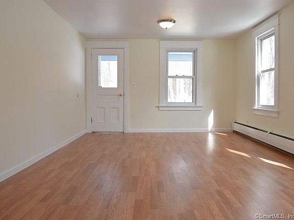 3rd image of 23 Railroad Ave