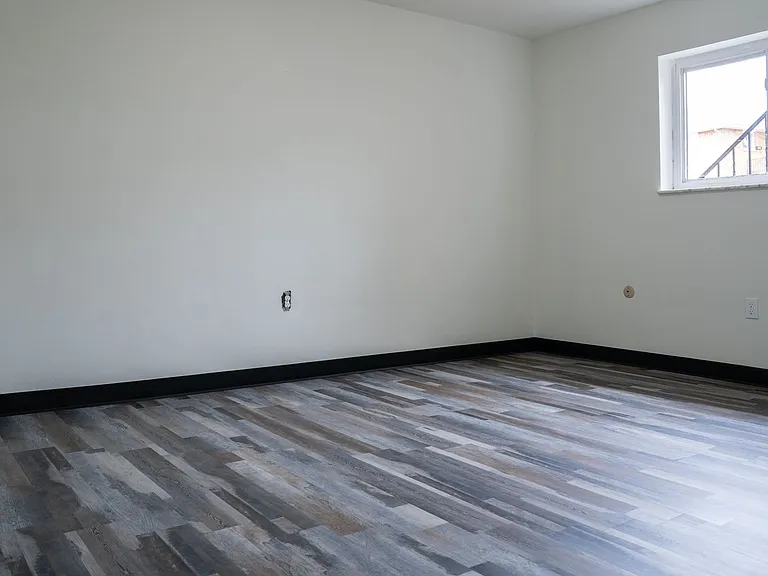 501-712 Farview Dr — Photo 17