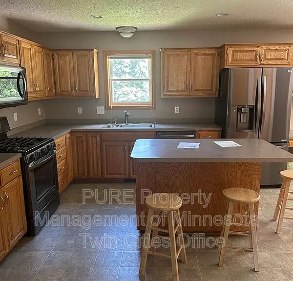 1786 Ide St — Photo 2