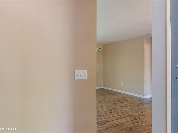 3rd image of 4052 Palau Dr