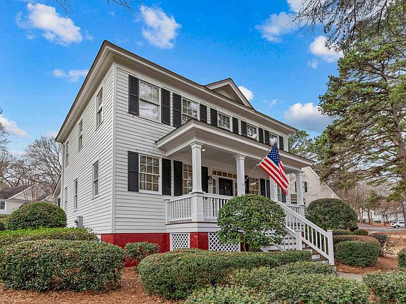 2nd image of 104 Mayfair Ct